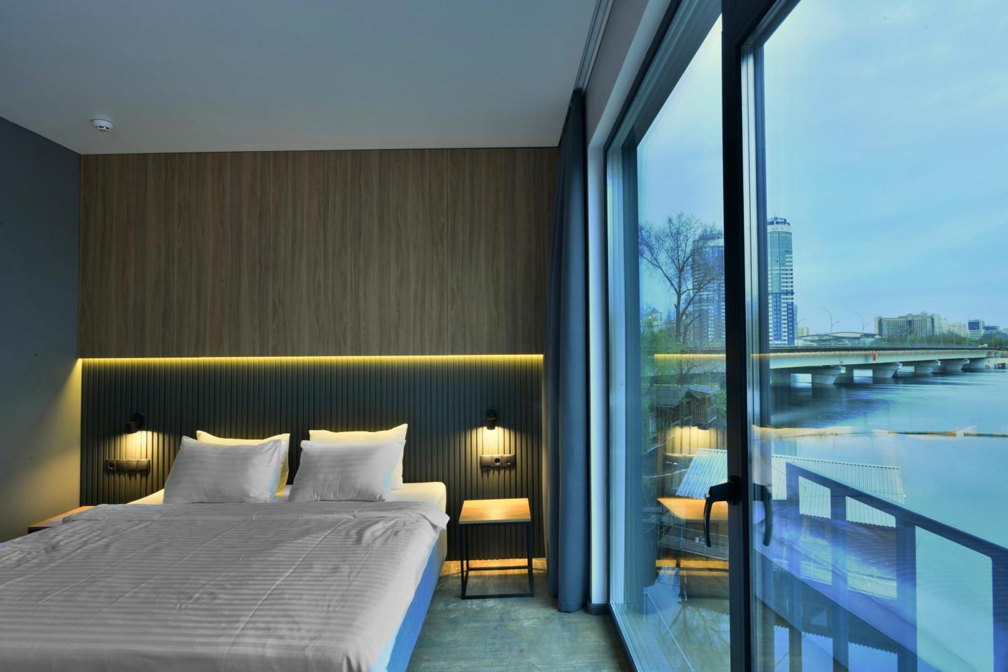 Hotel Fregat Kyiv Exterior photo